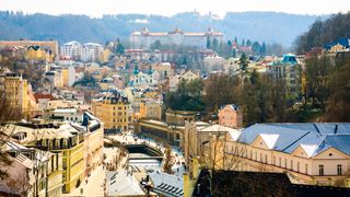 Aussicht über Stadt von Tschechien