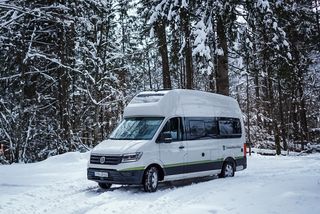 Silvester Camping im Winter: schöne Plätze mitten im Schnee oder natürlich auf dem Campingplatz.