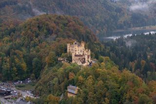 Das Schloss Hohenschwangau. Auch dieses Schloss kannst du beim Camping Bannwaldsee besichtigen.