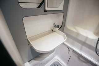 Fold-out washbasin in the wet zell of the Mooveo panel van