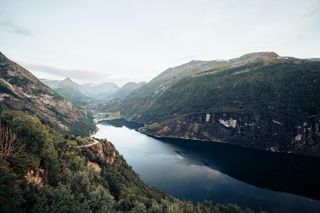 Der Geirangerfjord in Norwegen von oben.