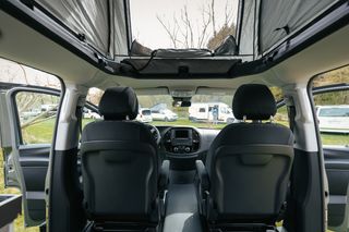 Pössl Campstar interior: Driver's cabin and pop-up roof