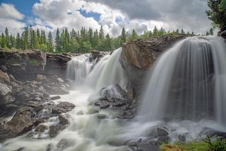 Ein Wasserfall in Schweden
