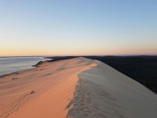 Die Dune du Pilat an der französischen Atlantikküste. Die Atlantikküste ist der fünfte Stop auf unserer Wohnmobil Rundreise Frankreich.